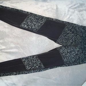 Lululemon mesh size 6 leggings